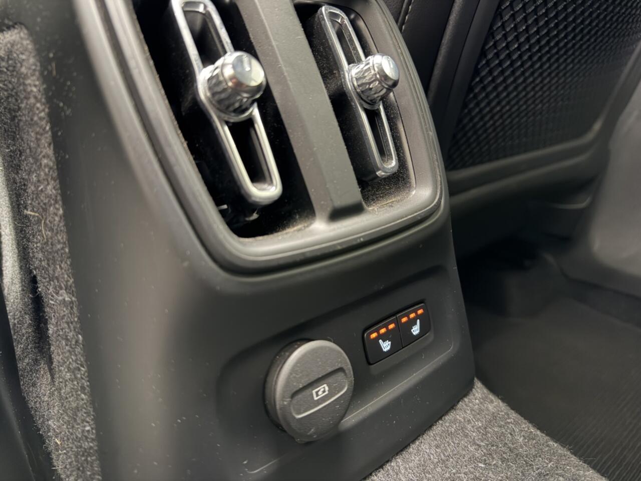 Volvo XC40 1.5 T4 Rech Inscription | Trekhaak | Leer | Harman/Kardon |