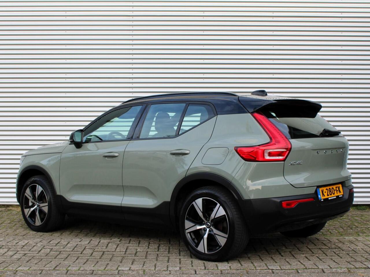 Volvo XC40 Recharge P8 AWD R-Design Automaat / Microtech Nubuck interieur / Sage Green metallic / Google Maps Navi