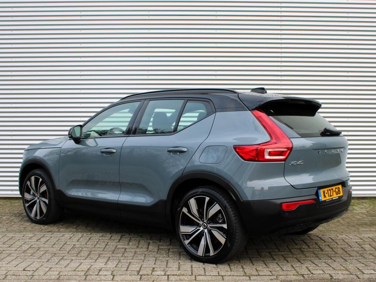 Volvo XC40 Recharge P8 AWD R-Design Automaat / 20" velgen / Trekhaak / BLISS / Google Maps navi