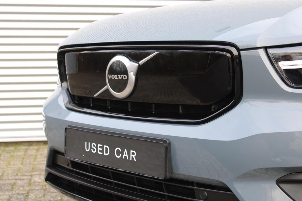 Volvo XC40 Recharge P8 AWD R-Design Automaat / 20" velgen / Trekhaak / BLISS / Google Maps navi