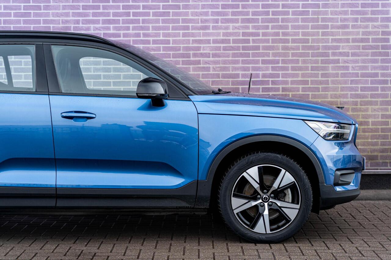 Volvo XC40 Recharge P8 AWD R-Design | Google | Adaptieve Cruise Control | Schuif-/Kanteldak | 360 Camera | Harman Kardon Audio | Zitverlenging | Elek. Achterklep | Dodehoekdetectie | Stoel-/Stuurverwarming | Park Assist | Apple Carplay | 19" LM
