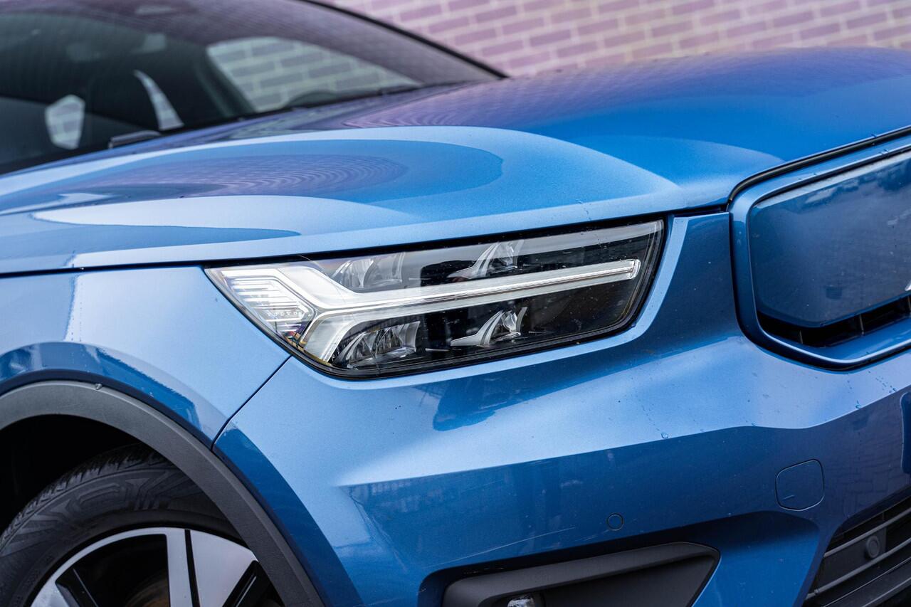 Volvo XC40 Recharge P8 AWD R-Design | Google | Adaptieve Cruise Control | Schuif-/Kanteldak | 360 Camera | Harman Kardon Audio | Zitverlenging | Elek. Achterklep | Dodehoekdetectie | Stoel-/Stuurverwarming | Park Assist | Apple Carplay | 19" LM