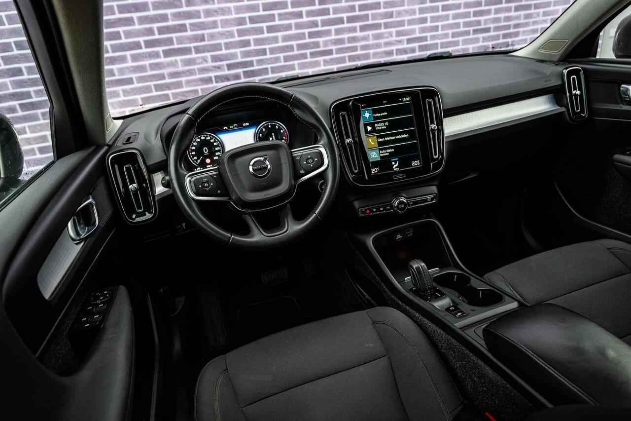 Volvo XC40 1.5 T2 Business Pro | Adaptieve Cruise Control | Dode Hoek Detectie | Parkeer Camera | Navigatie | Parkeersensoren |