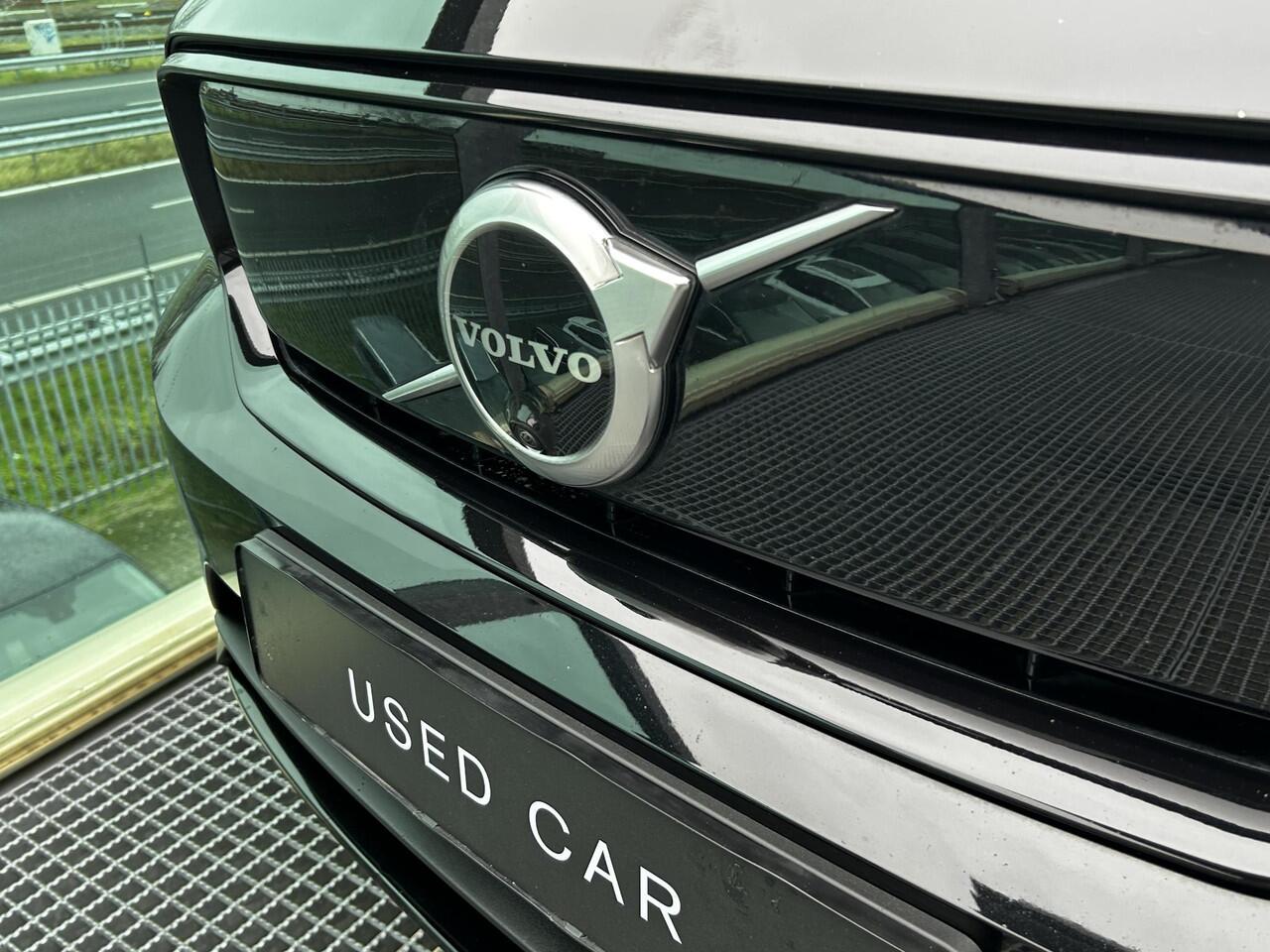 Volvo XC40 Recharge P8 AWD R-Design Panoramadak, Trekhaak semi elektrisch wegklapbaar, Stoelverwarming, Stuurverwarming, Driver assist, BLIS, Adaptive cruise, Harman Kardon Premium audio, Parkeer camera 360Gr.