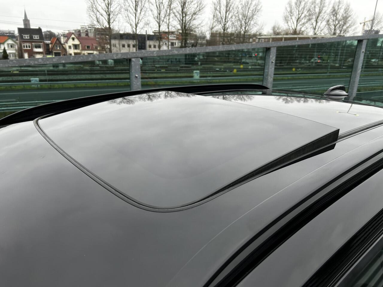 Volvo XC40 Recharge P8 AWD R-Design Panoramadak, Trekhaak semi elektrisch wegklapbaar, Stoelverwarming, Stuurverwarming, Driver assist, BLIS, Adaptive cruise, Harman Kardon Premium audio, Parkeer camera 360Gr.