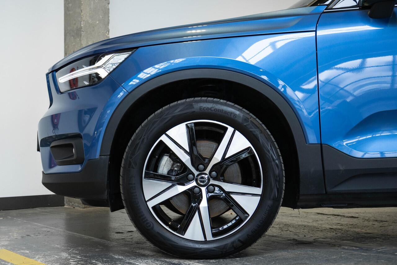 Volvo XC40 Recharge P8 AWD R-Design | 93% SOH | Stoelverwarming | Adaptive Cruise Control | BLIS | Parkeersensoren voor + achter | Parkeercamera | Warmtepomp | Google infotainment | AppleCarplay/AndroidAuto