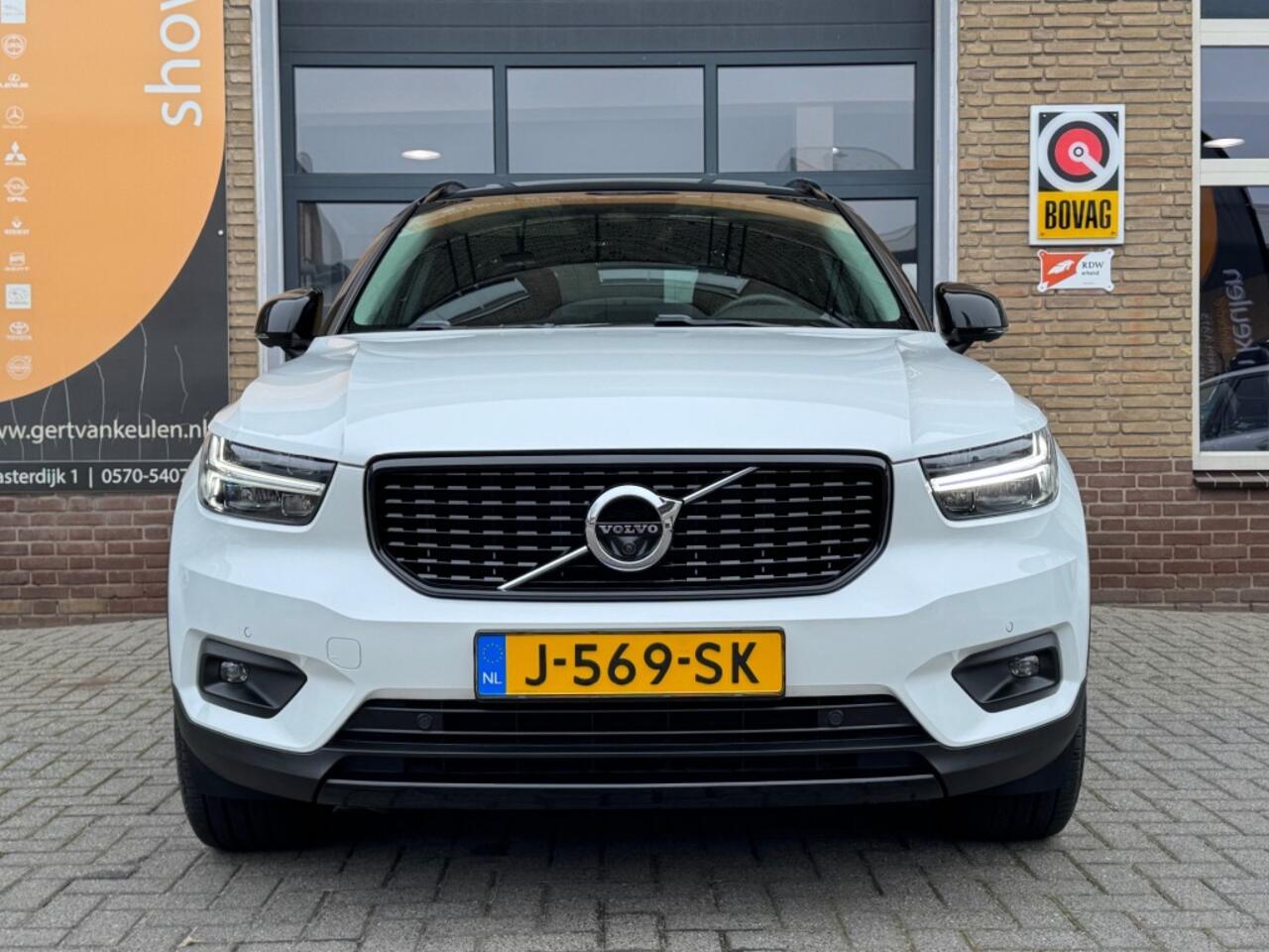 Volvo XC40 1.5 T4 RECHARGE R-DESIGN PANODAK/HenK/LED/2-TONE/NL-AUTO/1E EIG.