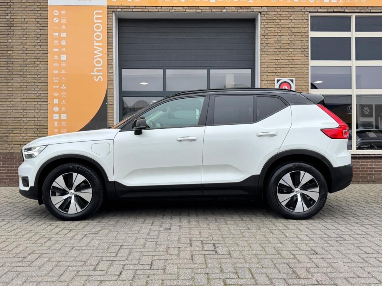 Volvo XC40 1.5 T4 RECHARGE R-DESIGN PANODAK/HenK/LED/2-TONE/NL-AUTO/1E EIG.