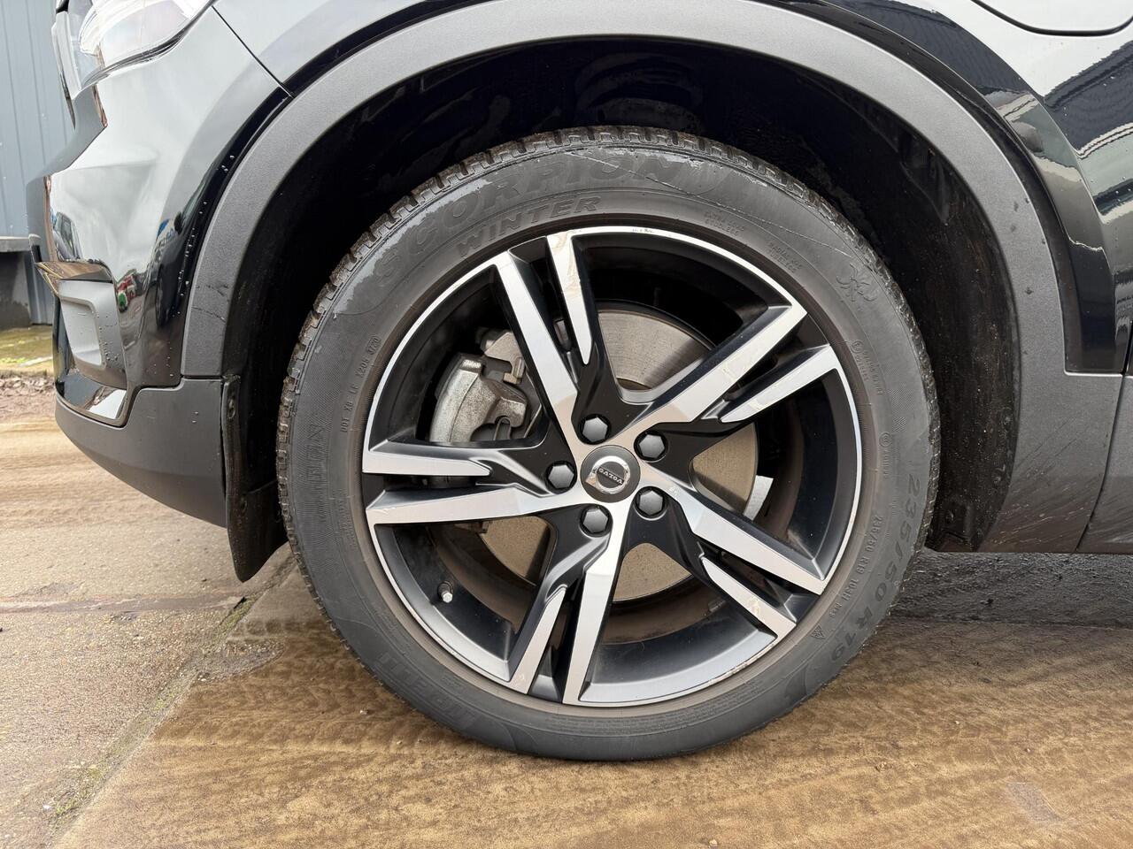 Volvo XC40 1.5 T5 Recharge Business Pro