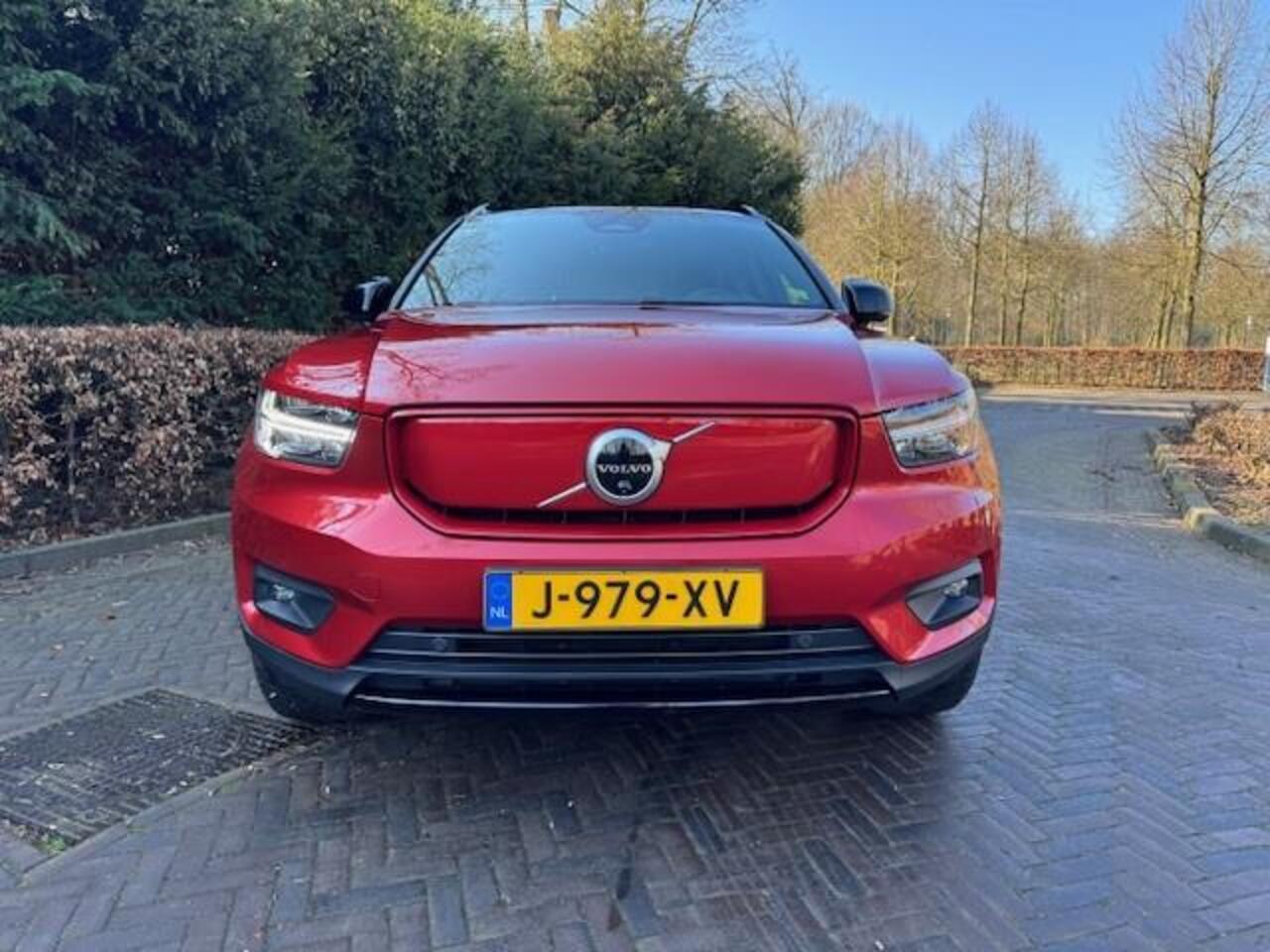 Volvo XC40 RECHARGE P8 AWD R-DESIGN WARMTEPOMP/TREKHAAK/ACARPLAY/360CAM/FABRIEKSGARANTIE
