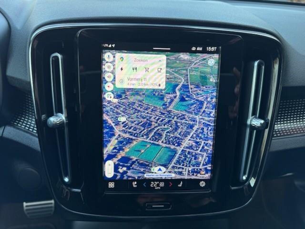 Volvo XC40 RECHARGE P8 AWD R-DESIGN/HLEER/NAV/ACARPLAY/LED/FABRIEKSGARANTIE