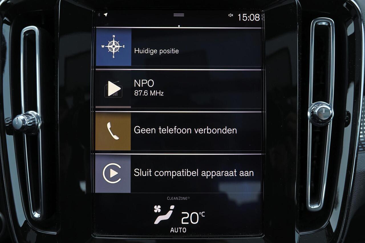 Volvo XC40 T5 Recharge R-Design - Panorama/schuifdak - IntelliSafe Assist & Surround - Harman/Kardon audio - Parkeercamera achter - Parkeersensoren voor & achter - Draadloze tel. lader - 19' LMV