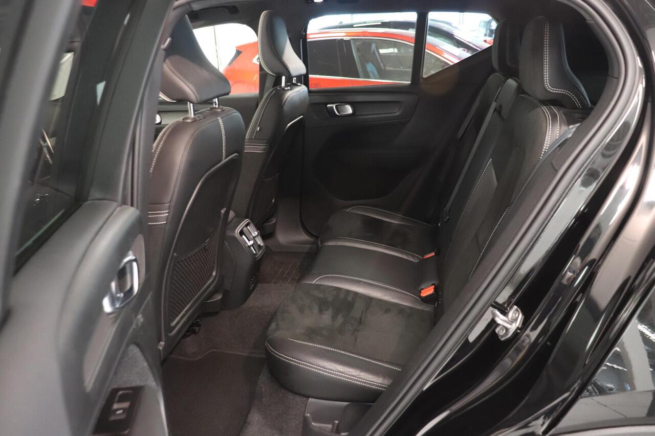 Volvo XC40 Recharge P8 AWD R-Design | Panoramadak | SoH 93,2% | Harman Kardon | 360° Camera | Elektr stoelen |