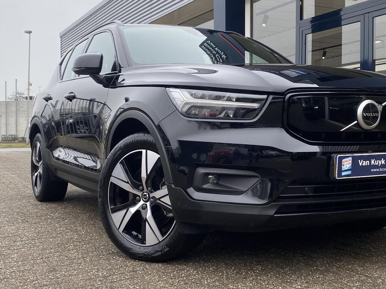 Volvo XC40 Recharge P8 AWD R-Design / Automaat / NL-Auto / Dealer-Onderhouden / Pilot-Assist / Standkachel / Stuur- en Stoelverwarming / Elektr.-Wegklapbare Trekhaak / LED / Keyless / Dodehoek-Detectie / Elektr.-Achterklep / Apple-Carplay & Android-Auto / DAB Radio-