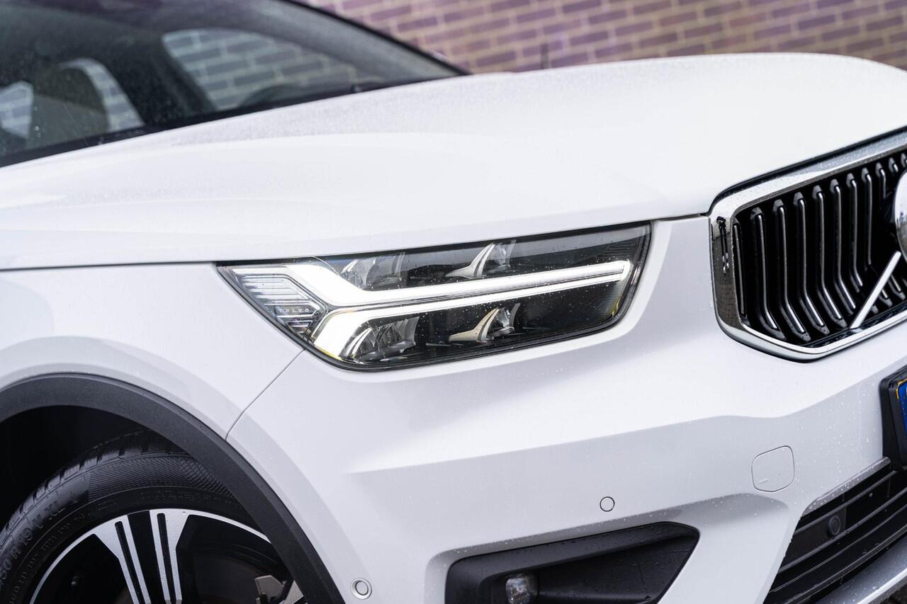 Volvo XC40 T5 Recharge Inscription | Navigatie | Adaptieve Cruise Control | Panoramadak | Harman Kardon Audio | Elek. Stoelen | 360 Camera | Voorruit Verwarming | Stoel-/Stuurverwarming | Park Assist | Draadloos Opladen Telefoon | Dodehoekdetectie | Pilot Assist | B