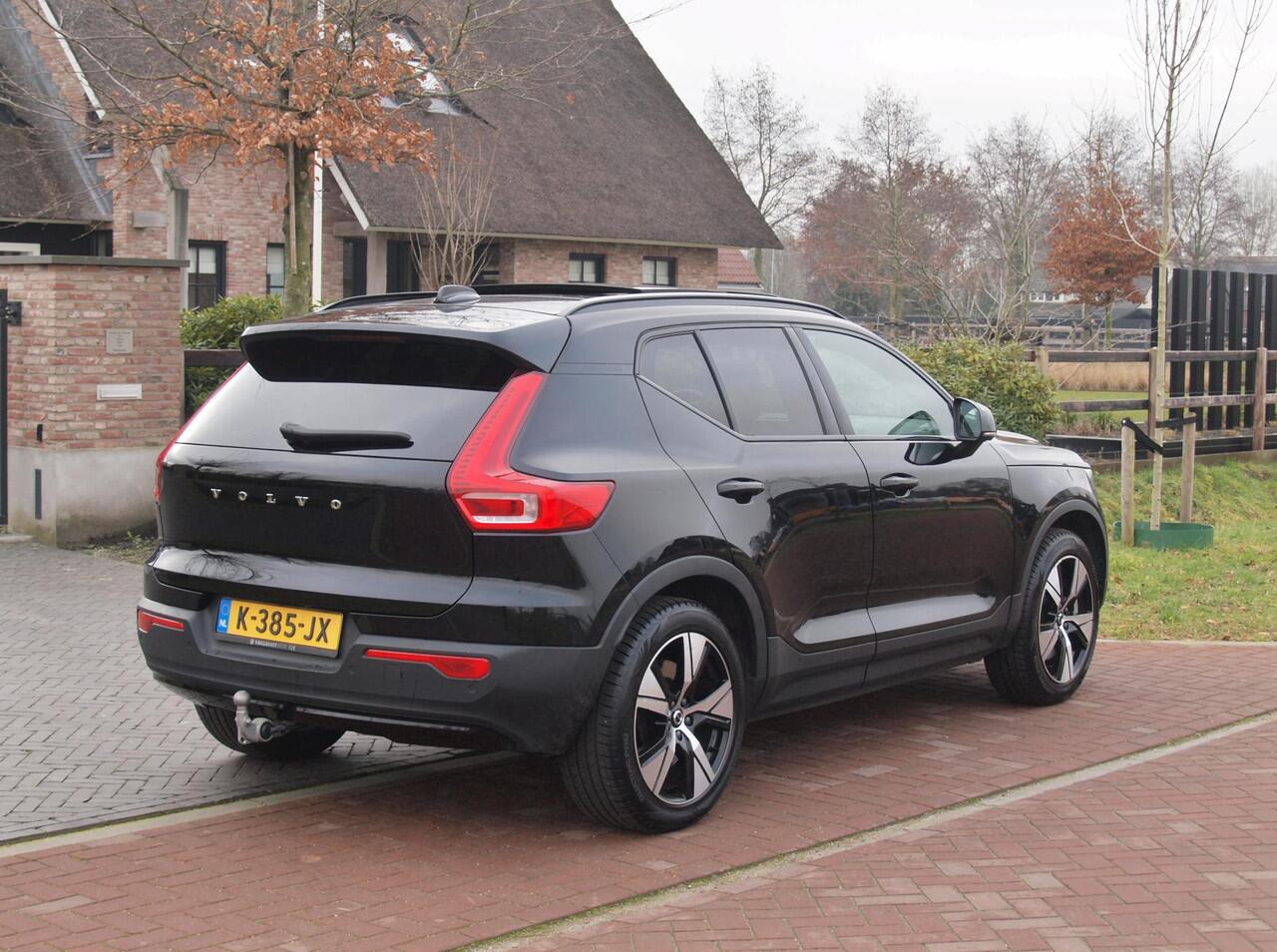 Volvo XC40 Recharge P8 AWD R-Design | SOH 92% | Panoramadak | Trekhaak | Apple Carplay | Cruise Control |