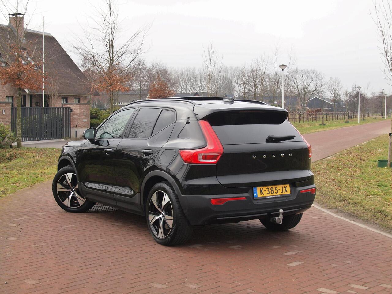Volvo XC40 Recharge P8 AWD R-Design | SOH 92% | Panoramadak | Trekhaak | Apple Carplay | Cruise Control |
