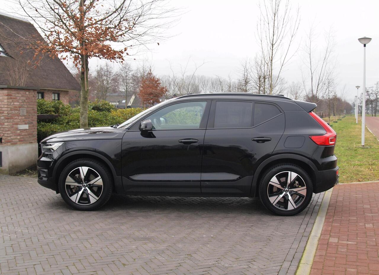 Volvo XC40 Recharge P8 AWD R-Design | SOH 92% | Panoramadak | Trekhaak | Apple Carplay | Cruise Control |
