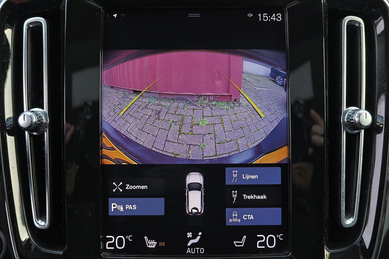 Volvo XC40 T5 Twin Engine Inscription - Panoramisch schuif-/ kanteldak - Cruise Control - Climate Control - Lederen bekleding - Verwarmbare voorstoelen - FULL LED koplampen - Draadloos telefoonlader - Parkeersensoren v/a - Parkeercamera - Alarm - Getint glas - BLIS 