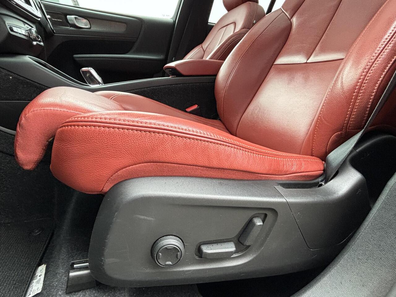 Volvo XC40 1.5 T5 Recharge R-Design / rood Leder / 360 camera / Pan. dak / Trekhaak / Allseason / Elekt stoel. /