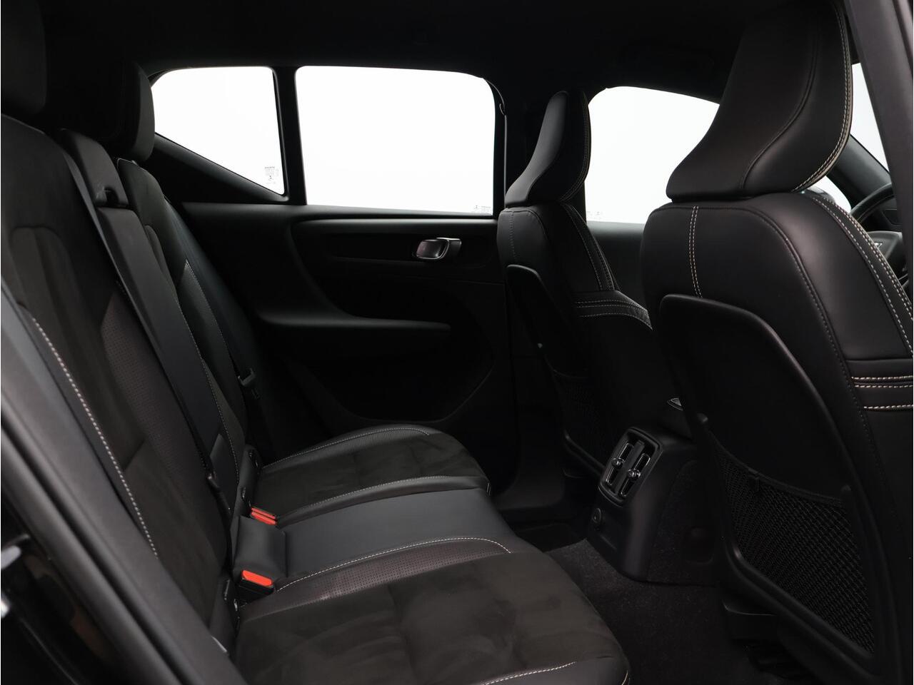 Volvo XC40 T5 Recharge R-Design / Stoel+stuurwielverwarming / Park assist voor+achter+camera