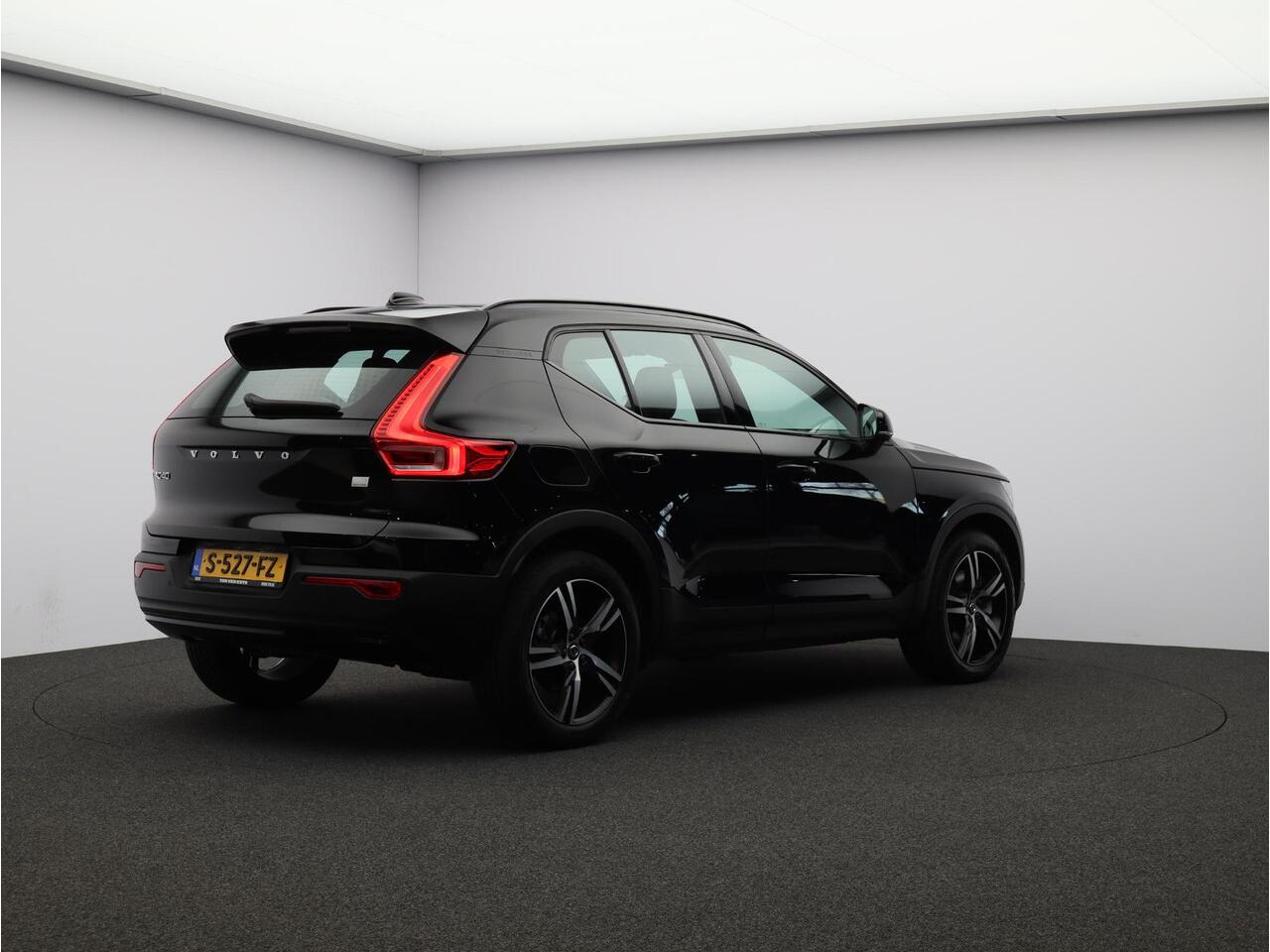 Volvo XC40 T5 Recharge R-Design / Stoel+stuurwielverwarming / Park assist voor+achter+camera
