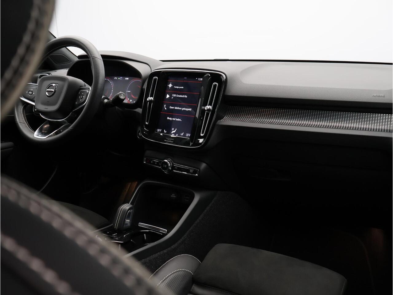 Volvo XC40 T5 Recharge R-Design / Stoel+stuurwielverwarming / Park assist voor+achter+camera