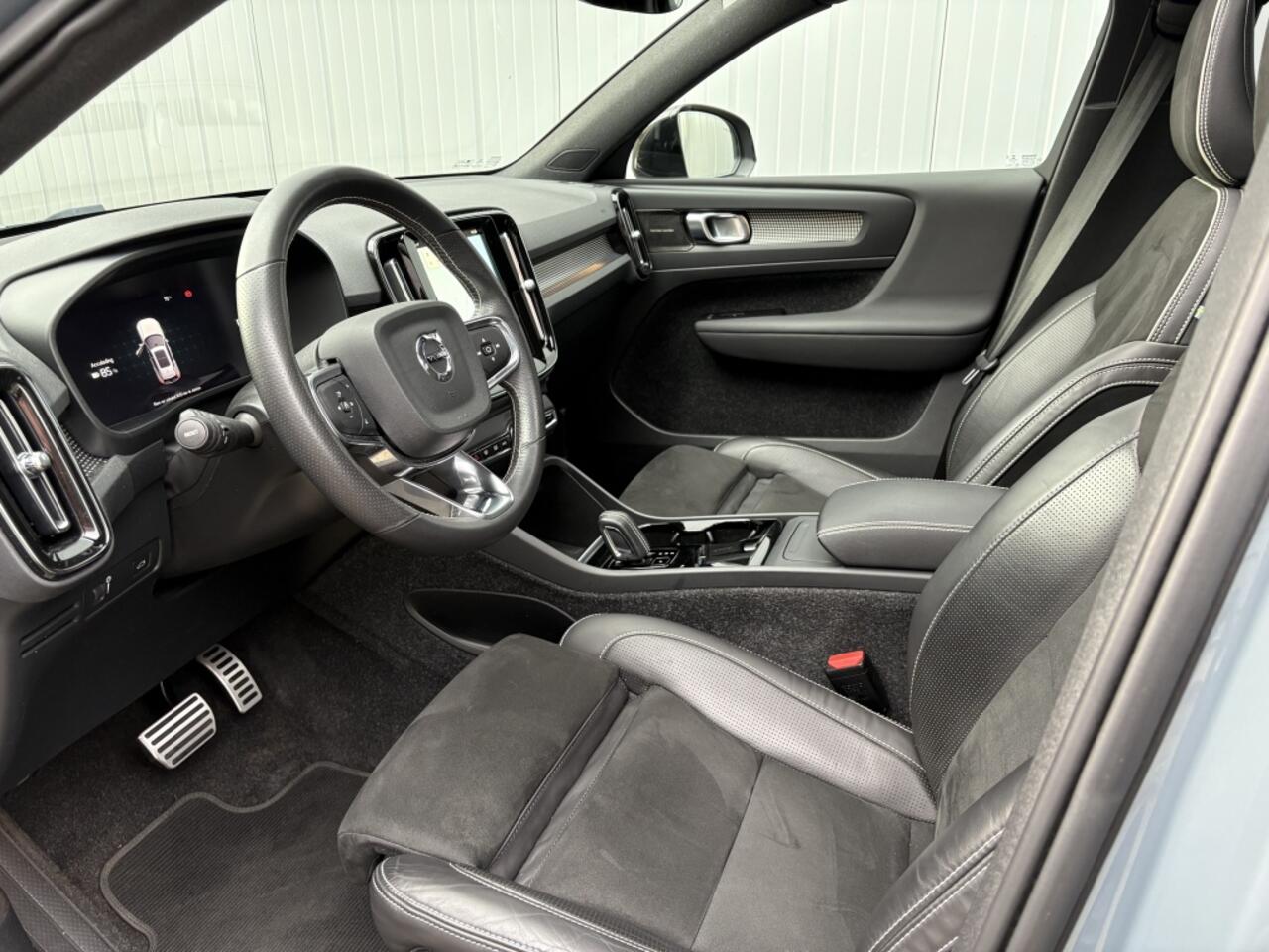 Volvo XC40 RECHARGE P8 AWD R-DESIGN SOH94% PANODAK