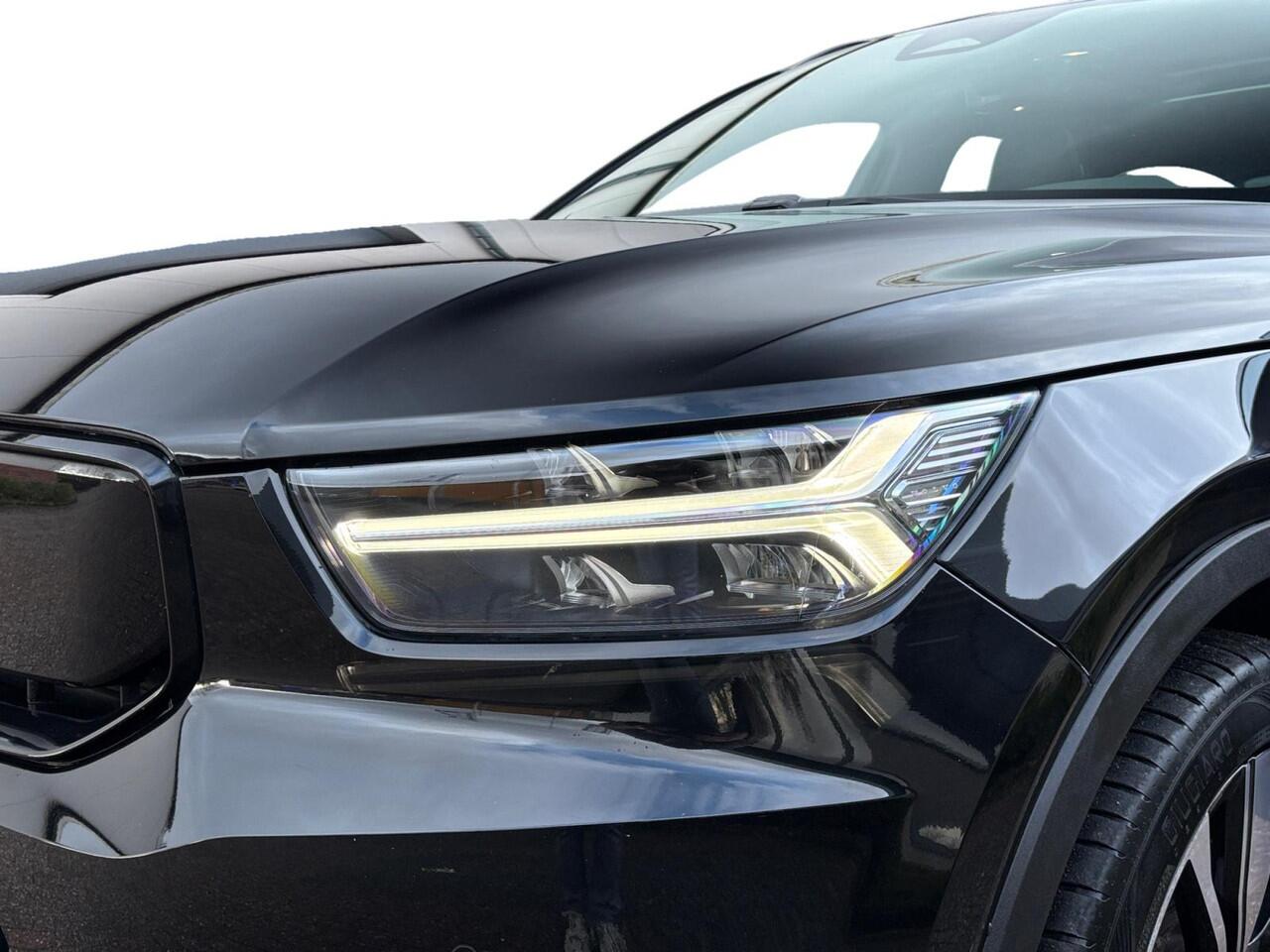 Volvo XC40 Recharge P8 AWD R-Design ? Leder ? Pano ? 360CAM