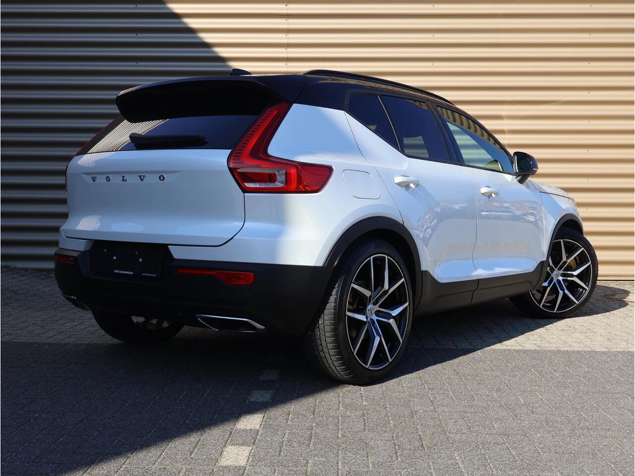Volvo XC40 T5 Recharge R-Design | 21" Polestar velgen | 360 Camera | Panoramadak