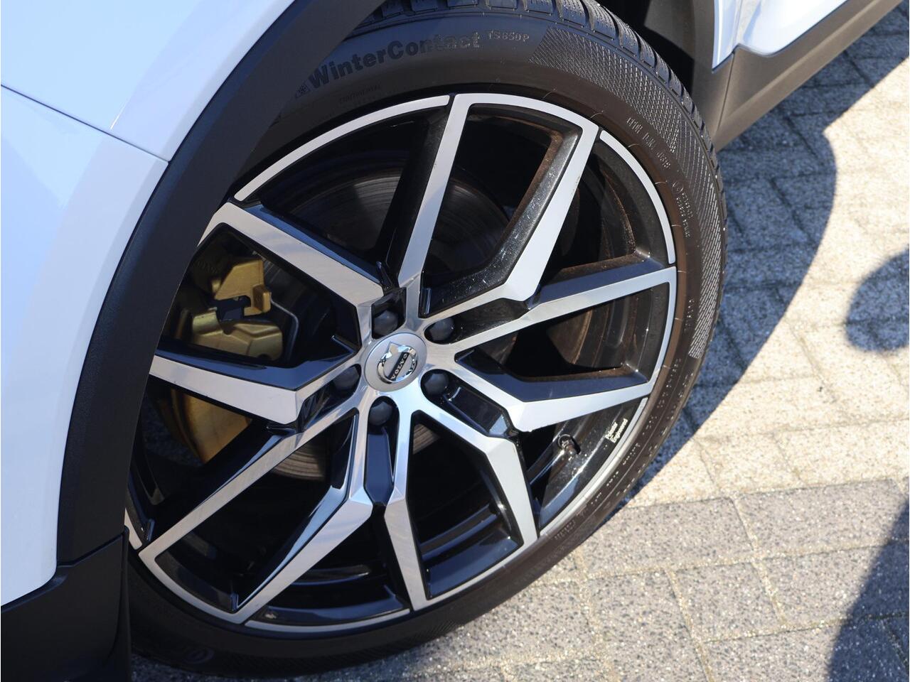 Volvo XC40 T5 Recharge R-Design | 21" Polestar velgen | 360 Camera | Panoramadak