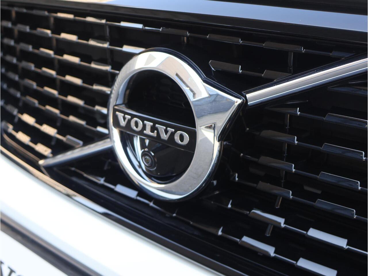 Volvo XC40 T5 Recharge R-Design | 21" Polestar velgen | 360 Camera | Panoramadak