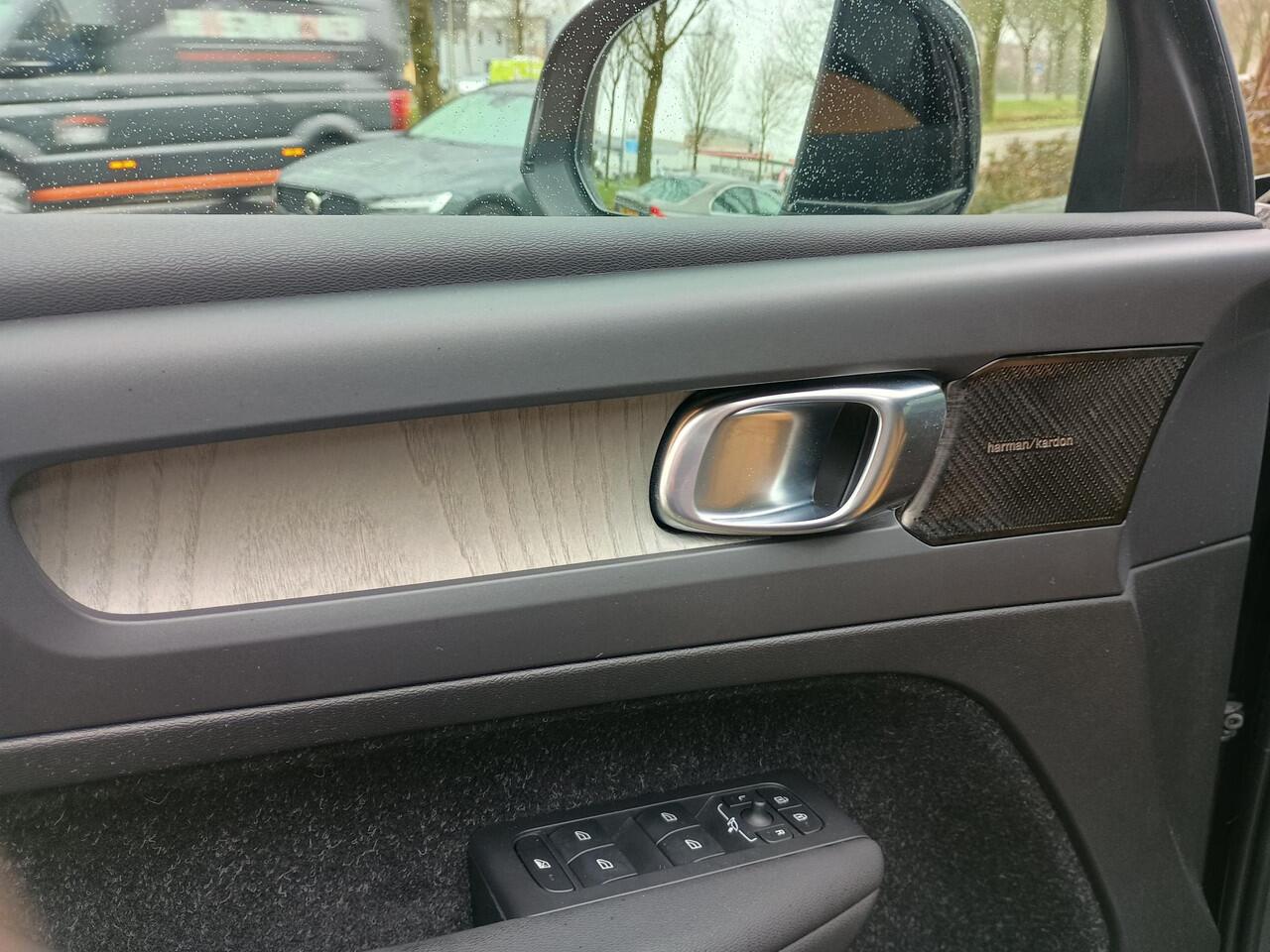 Volvo XC40 T2 Inscription | Lederen bekleding