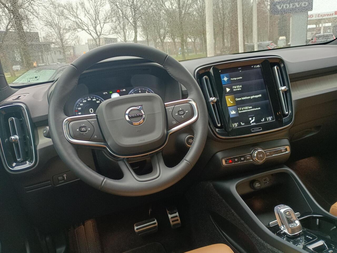 Volvo XC40 T2 Inscription | Lederen bekleding