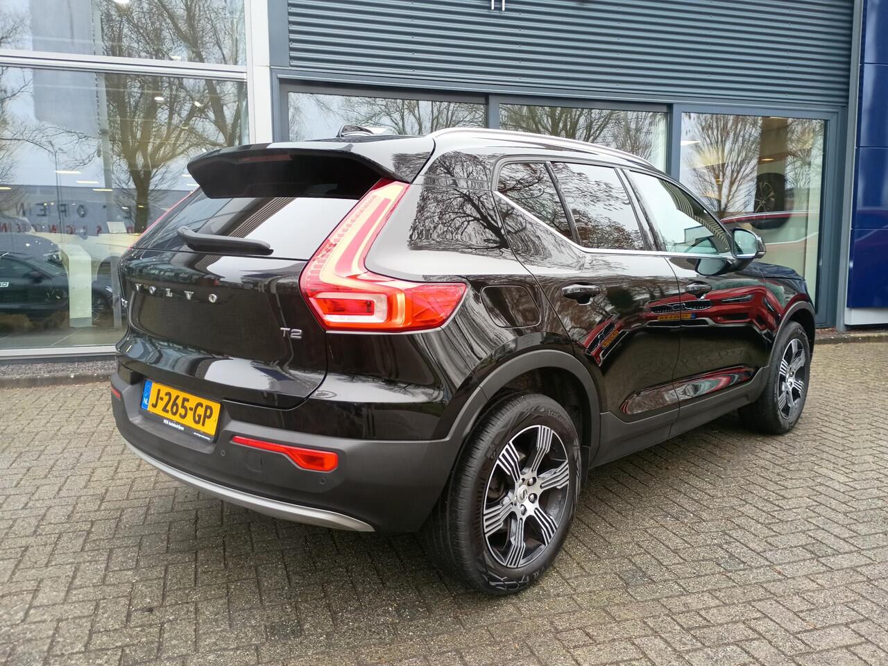 Volvo XC40 T2 Inscription | Lederen bekleding
