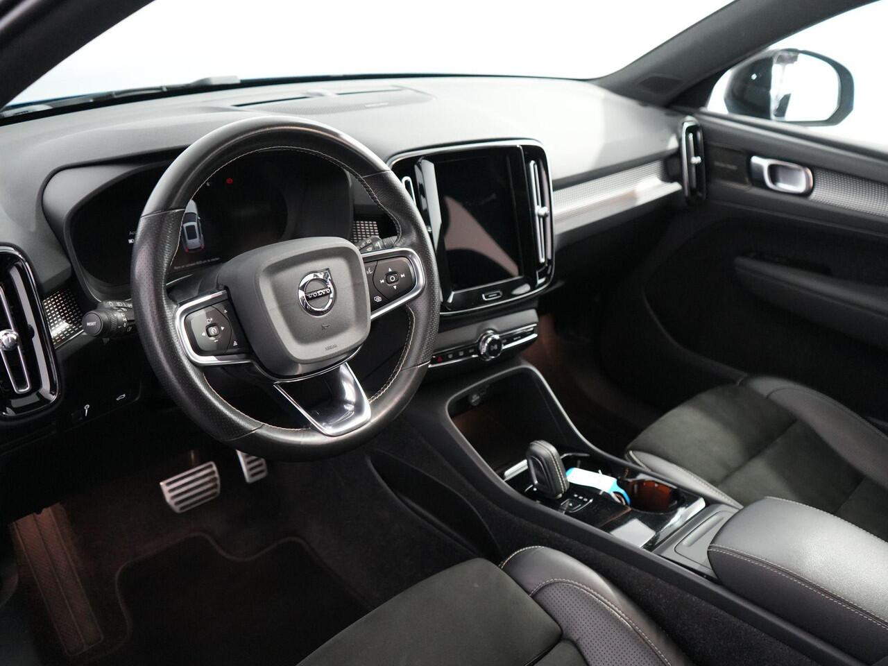 Volvo XC40 Recharge P8 AWD R-Design SOH 92% | Blis | 408PK | Pano | Harman Kardon | Carplay | Trekhaak | 360 Camera |