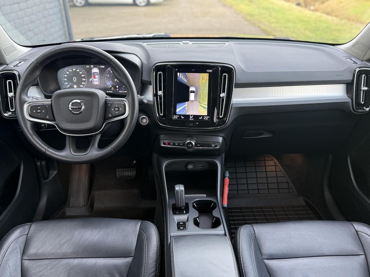 Volvo XC40 2.0 B4 Business Pro LED | verwarmde voorstoelen | Stuurwiel verwarming | lederen bekleding | 360 graden camera | elektrische achter klep | Adaptieve cruise control | Volvo On Call | All Season banden |