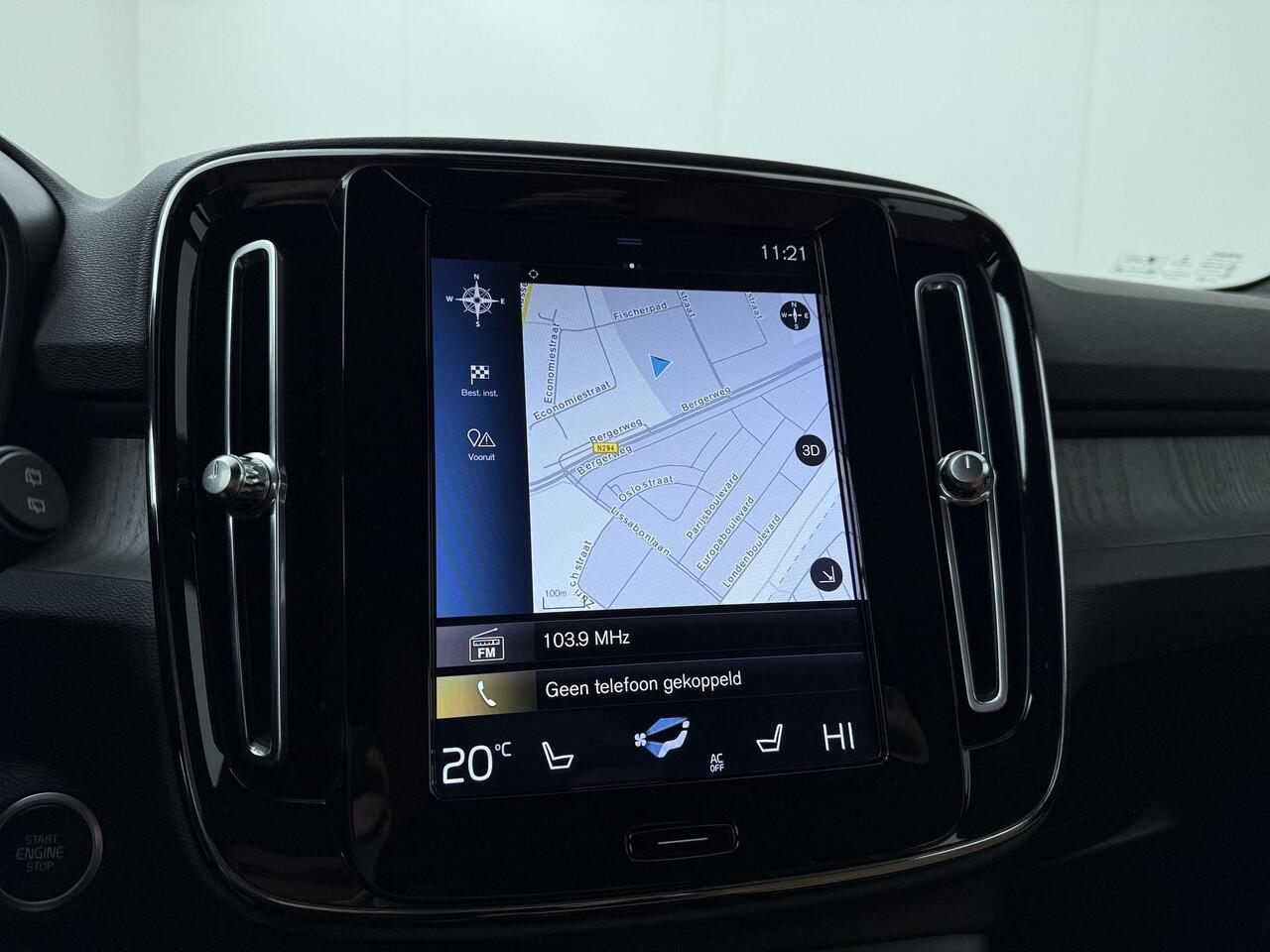 Volvo XC40 1.5 T5 Recharge Inscription | 262 PK | Automaat | Panoramadak | Verwarmde voorstoelen | Led verlichting | Dode hoek detectie |