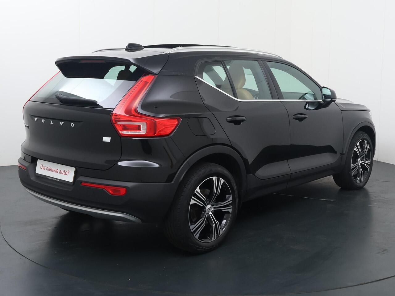 Volvo XC40 1.5 T5 Recharge Inscription | 262 PK | Automaat | Panoramadak | Verwarmde voorstoelen | Led verlichting | Dode hoek detectie |