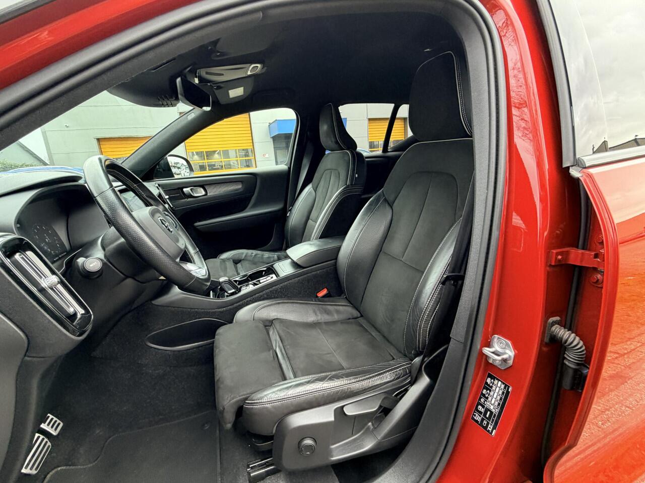 Volvo XC40 1.5 T3 163PK AUToR-DesignoHarmanKardon