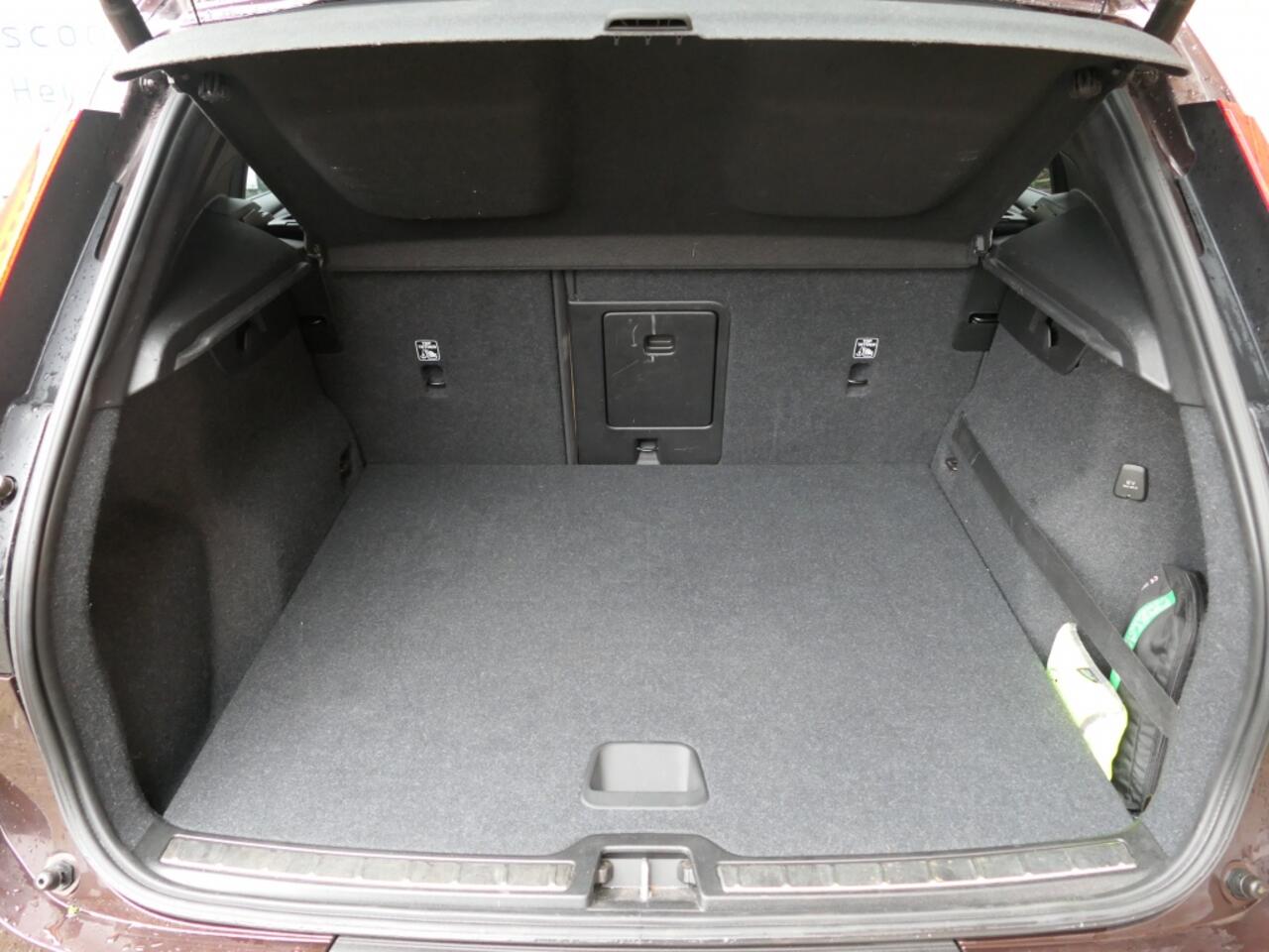 Volvo XC40 1.5 T3 AUT Inscription 12MND garantie Trekhaak / Apple carplay&A