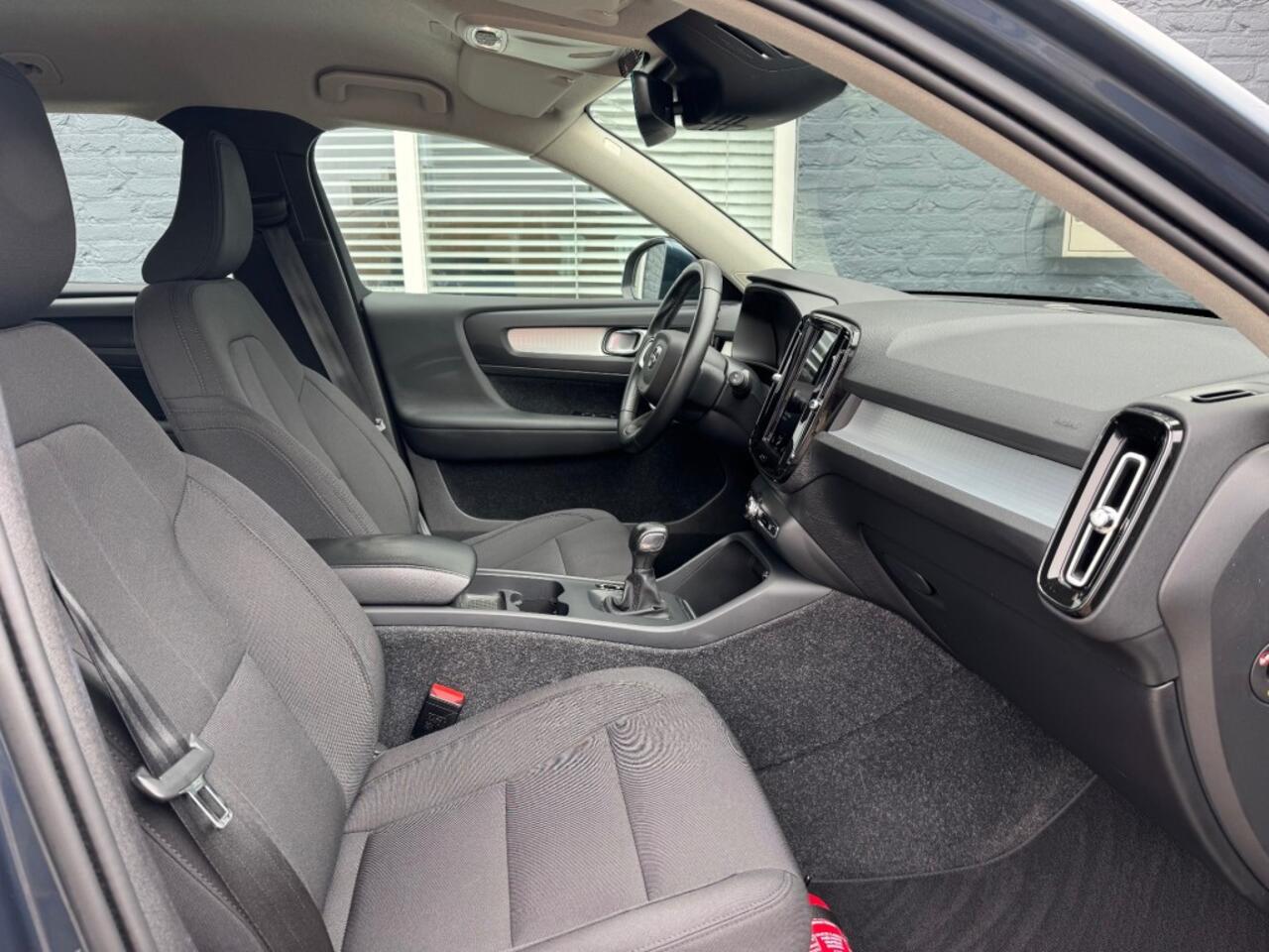 Volvo XC40 1.5 T3 Momentum Pro 163pk + Camera. + Chroom+ Led + Navi + 18inch Lmv - 12/2020
