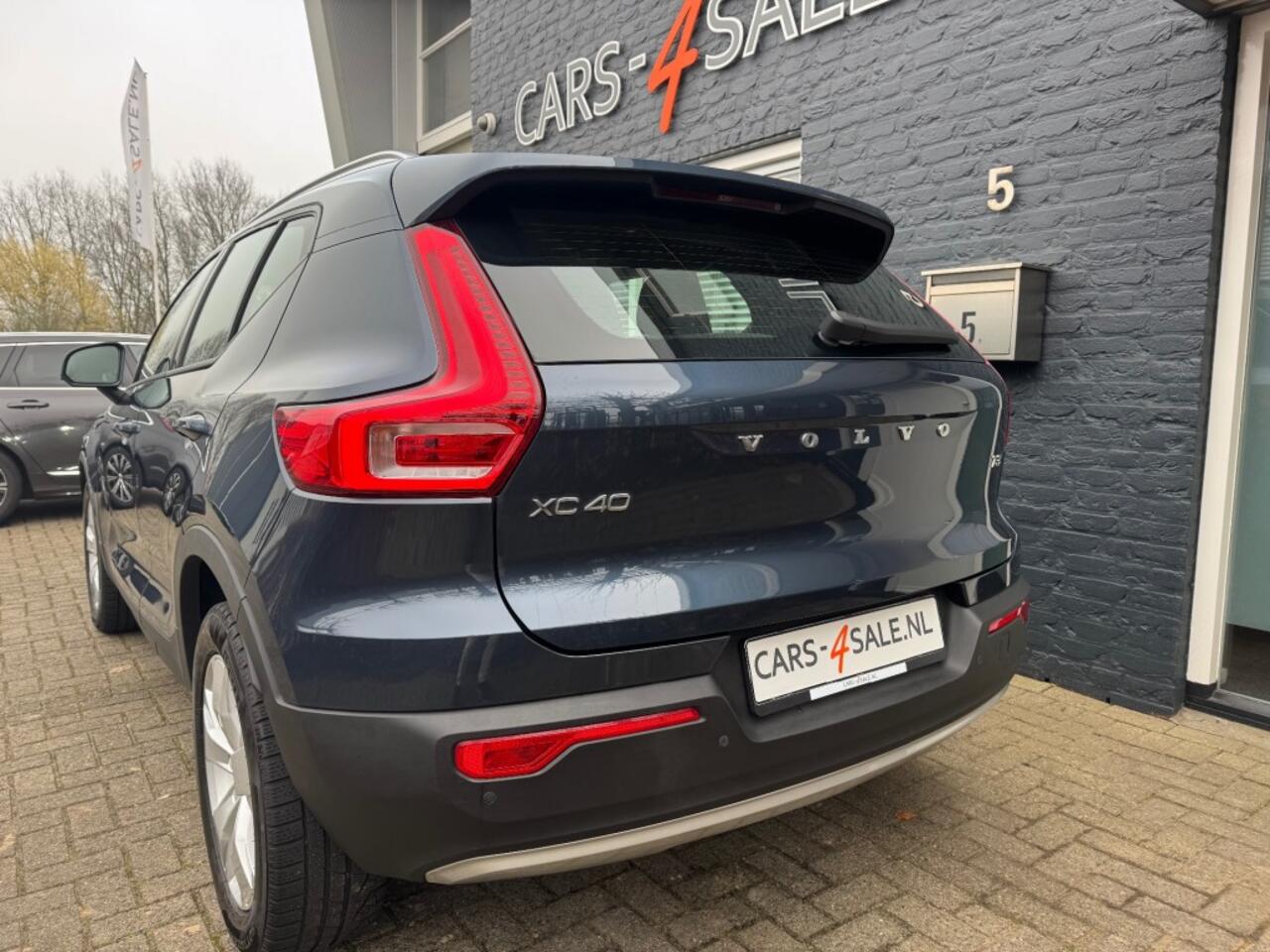 Volvo XC40 1.5 T3 Momentum Pro 163pk + Camera. + Chroom+ Led + Navi + 18inch Lmv - 12/2020
