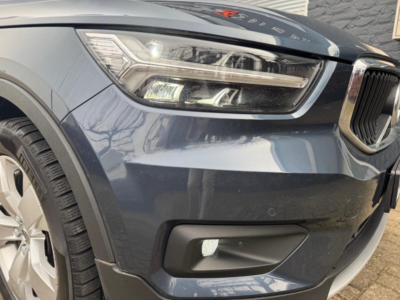 Volvo XC40 1.5 T3 Momentum Pro 163pk + Camera. + Chroom+ Led + Navi + 18inch Lmv - 12/2020