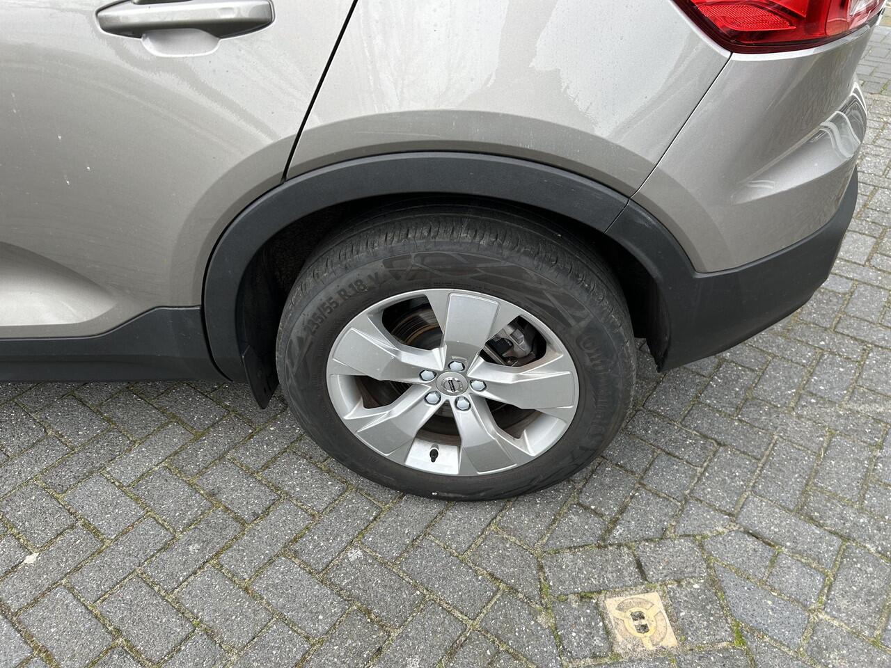 Volvo XC40 2.0 B4 Business Pro