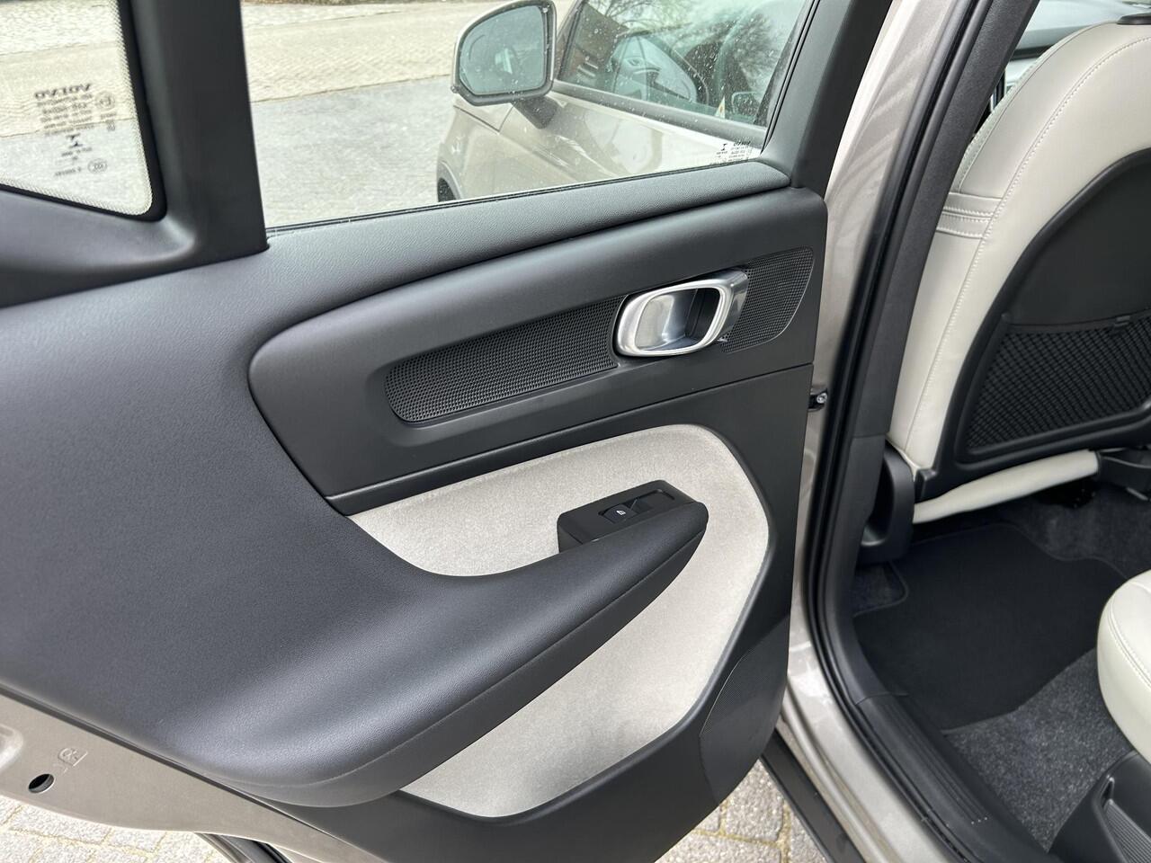 Volvo XC40 2.0 B4 Business Pro