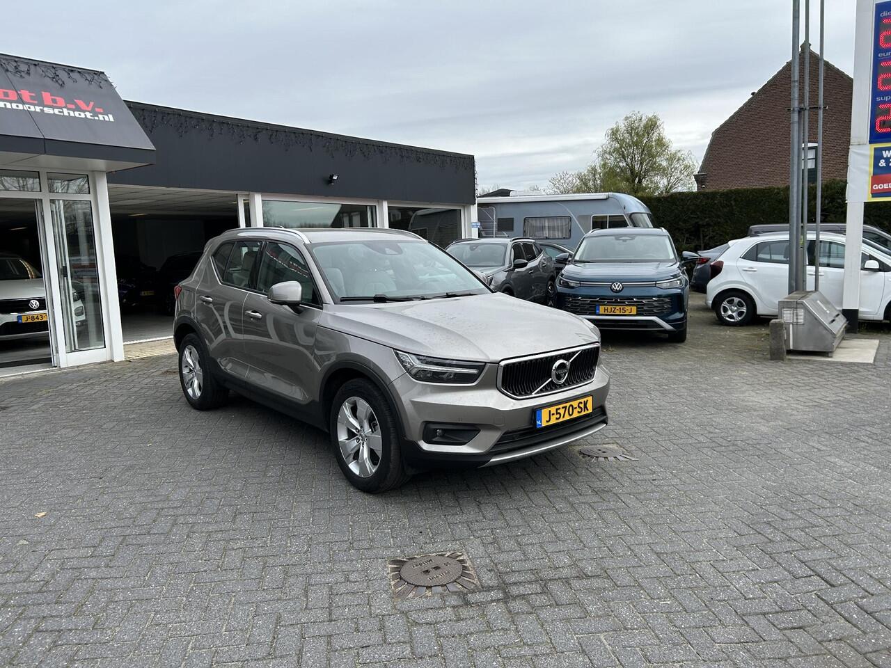 Volvo XC40 2.0 B4 Business Pro