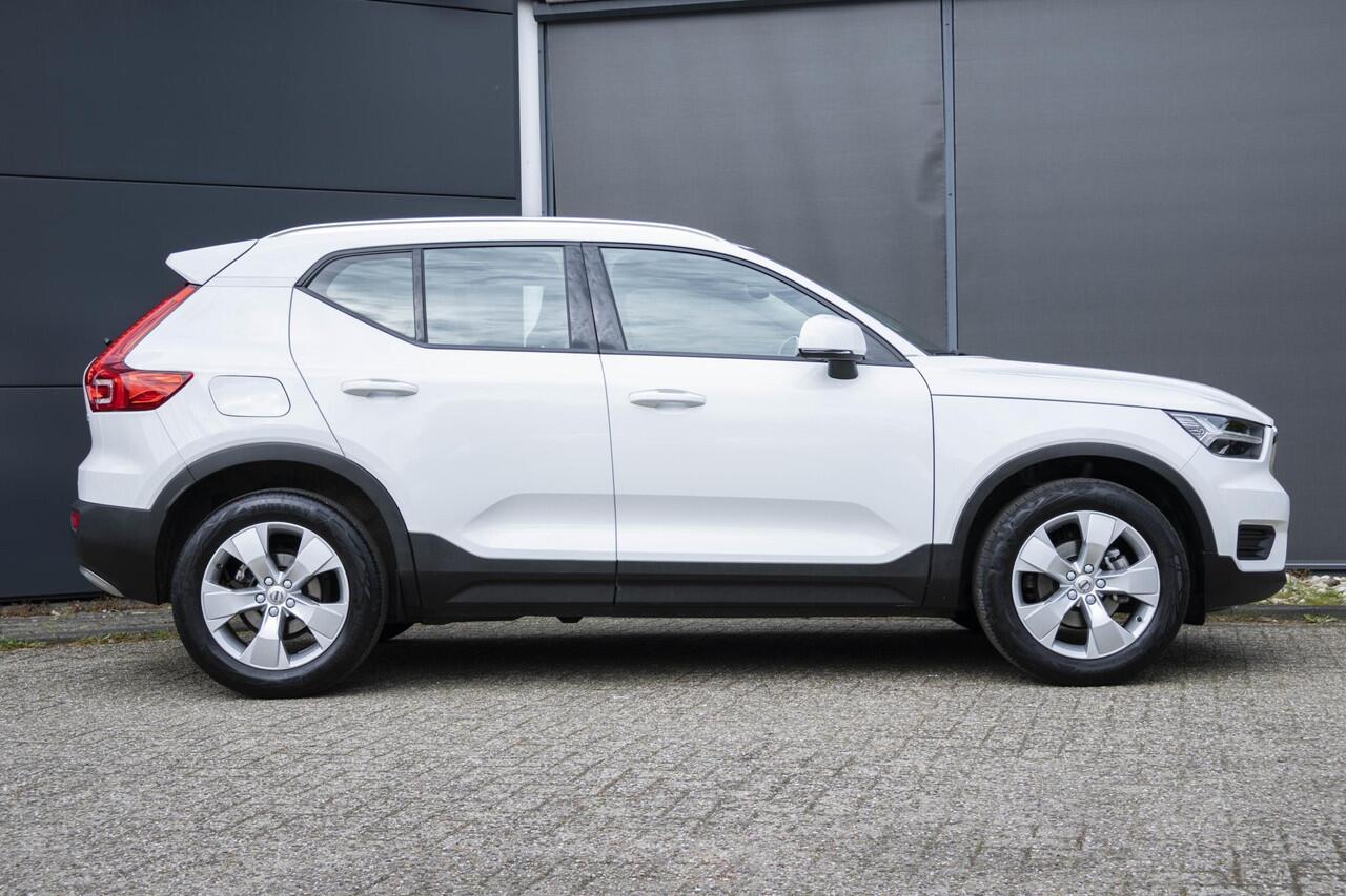 Volvo XC40 T2 Automaat Momentum | Parkeersensoren | DAB | Apple Carplay/Android Auto