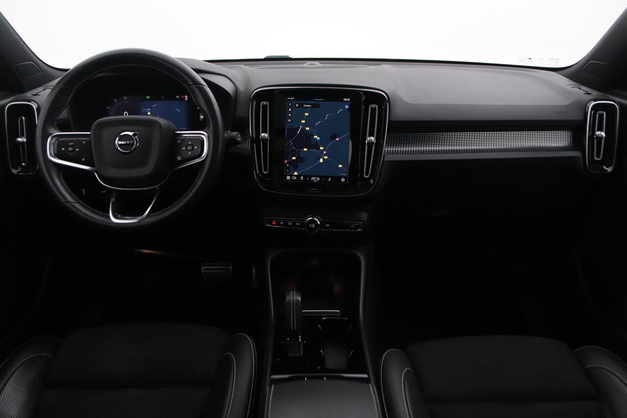 Volvo XC40 Recharge P8 AWD R-Design | Incl. BTW | Panoramadak | ACC | harman/kardon | 360° Camera | Trekhaak