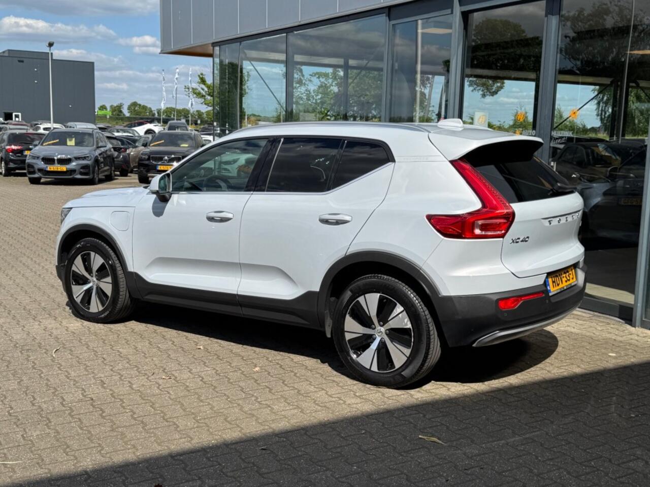 Volvo XC40 1.5 T5 Recharge Inscription - camera - navi - elec achterklep